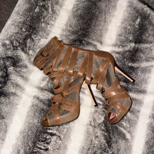 SOLD ON DIFFERENT APP❗️❗️❗️❗️Y2K guess strappy heels
